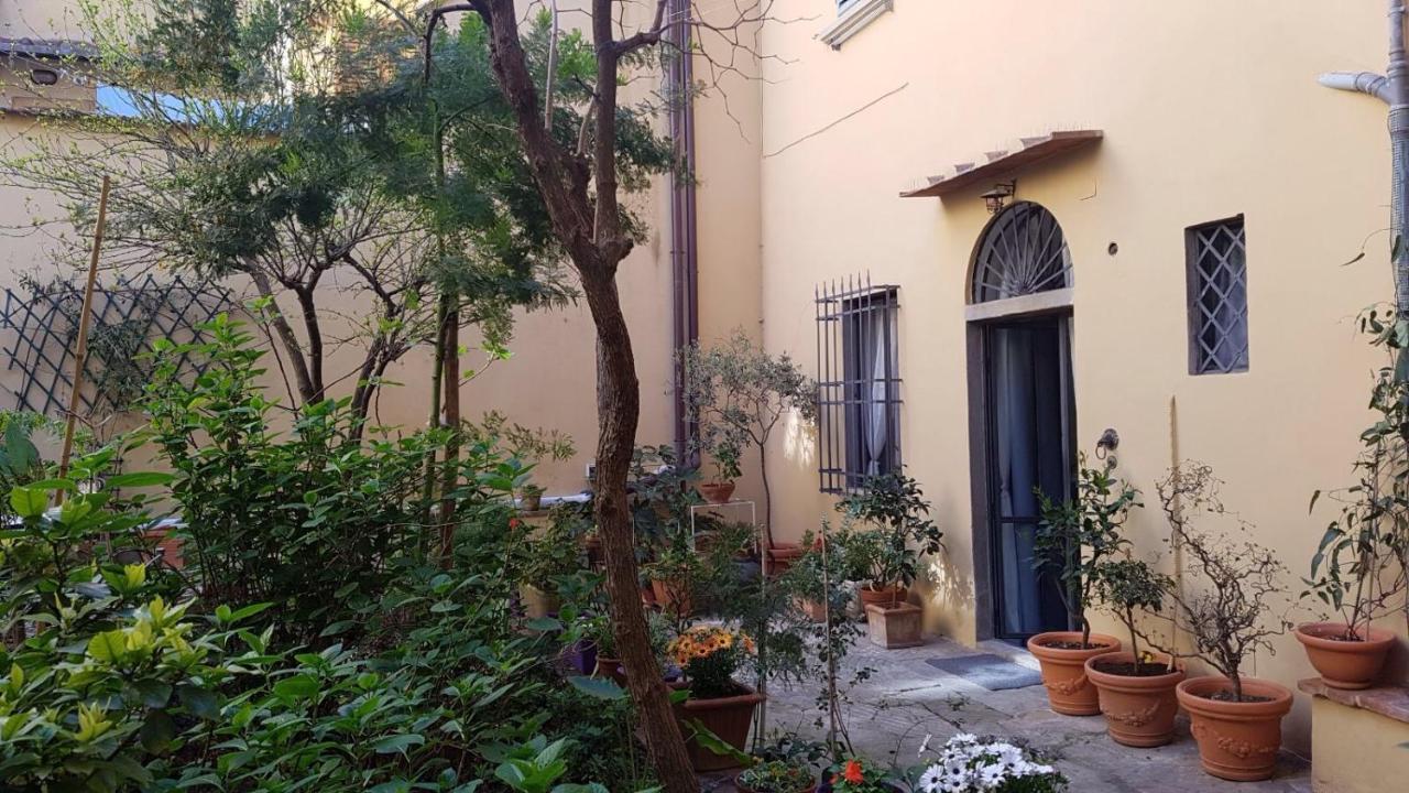 Cynthia'S Garden - Apartment With Private Garden In Santa Croce فلورنس المظهر الخارجي الصورة