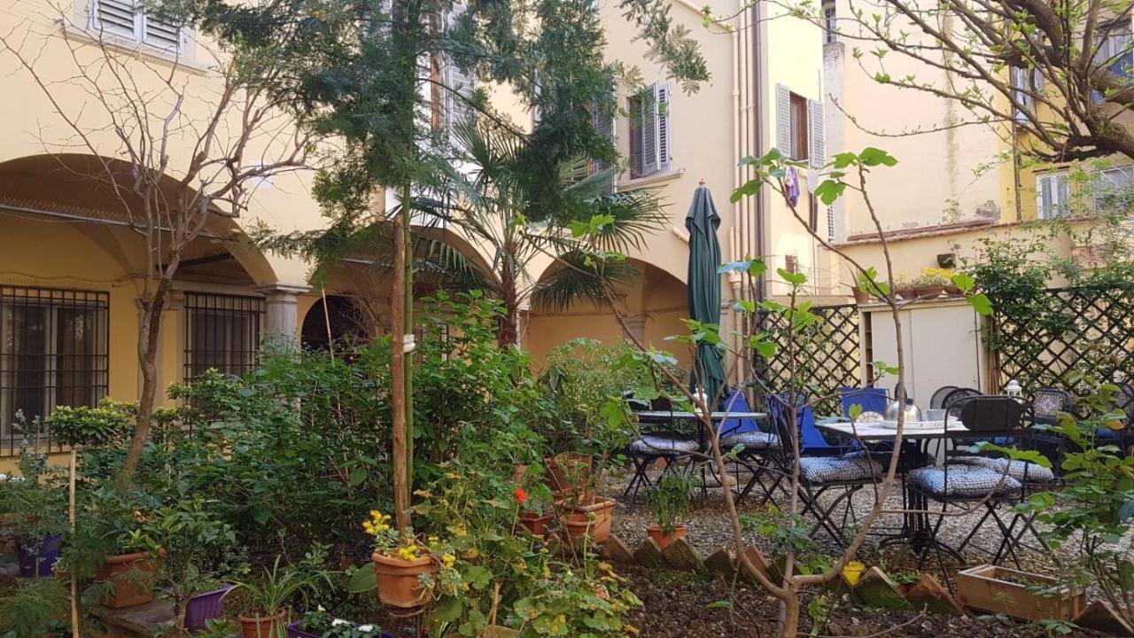 Cynthia'S Garden - Apartment With Private Garden In Santa Croce فلورنس المظهر الخارجي الصورة